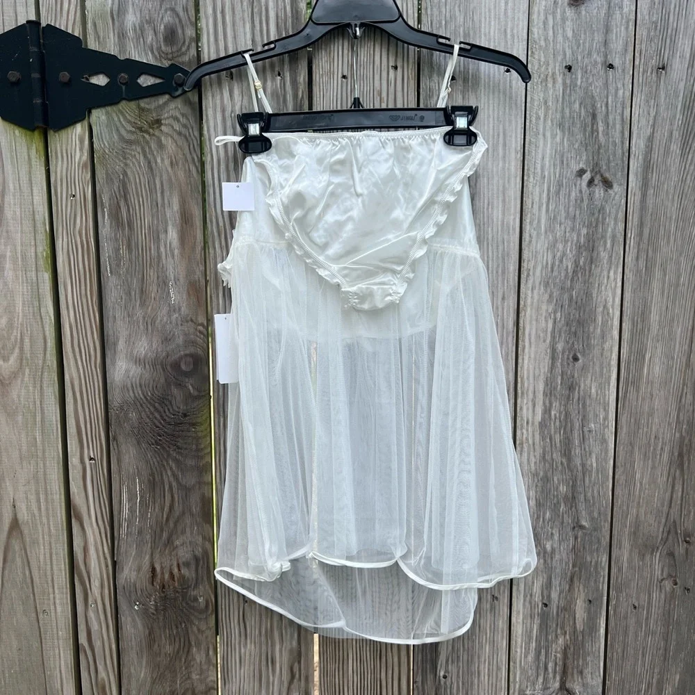 FLORES Ivory Babydoll Nightgown with underwear Women’s Large NWT NEW